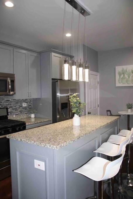 Upscale Apartment Westside Of ชิคาโก ภายนอก รูปภาพ