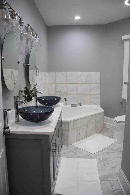 Upscale Apartment Westside Of ชิคาโก ภายนอก รูปภาพ