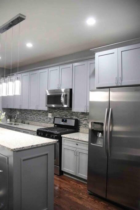Upscale Apartment Westside Of ชิคาโก ภายนอก รูปภาพ